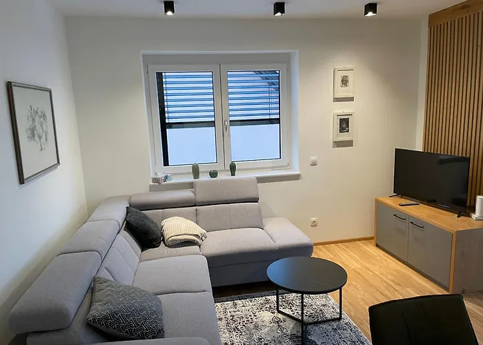 & Town Klagenfurt Apartman *